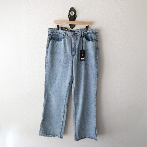 Lucky & Blessed Denim - NWT Lucky & Blessed Jeans Sz 14 Light Wash Straight Leg Denim Embroidered
